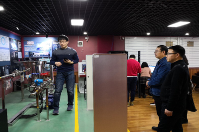 應用化學工程學院深化校企合作，共探教育軟件開發新路徑